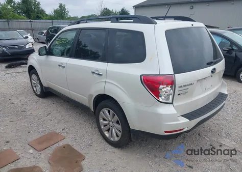 2011 Subaru Forester 2.5X Premium из США, поврежденный, VIN JF2SHADC6BH771693